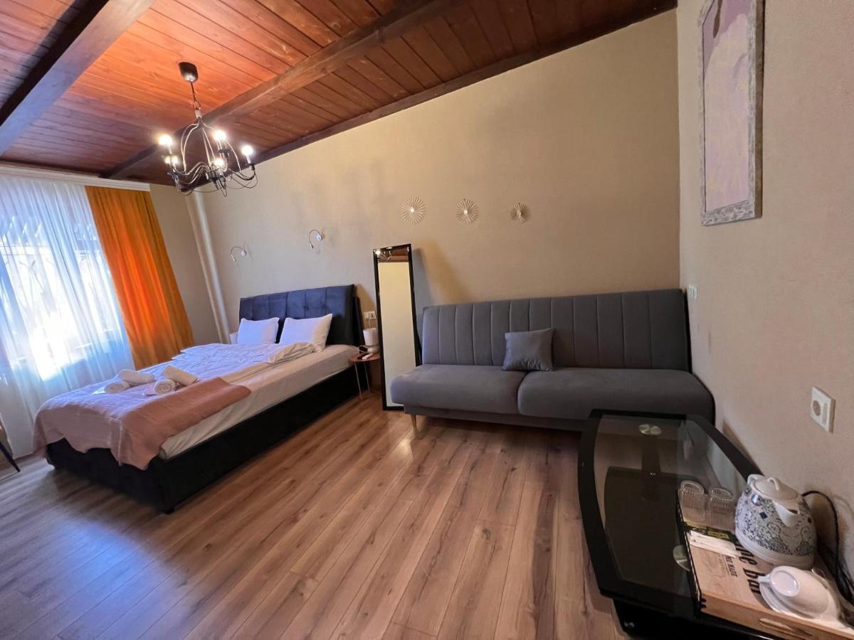 Hotel Old Tbilisi 5 Rooms Esterno foto